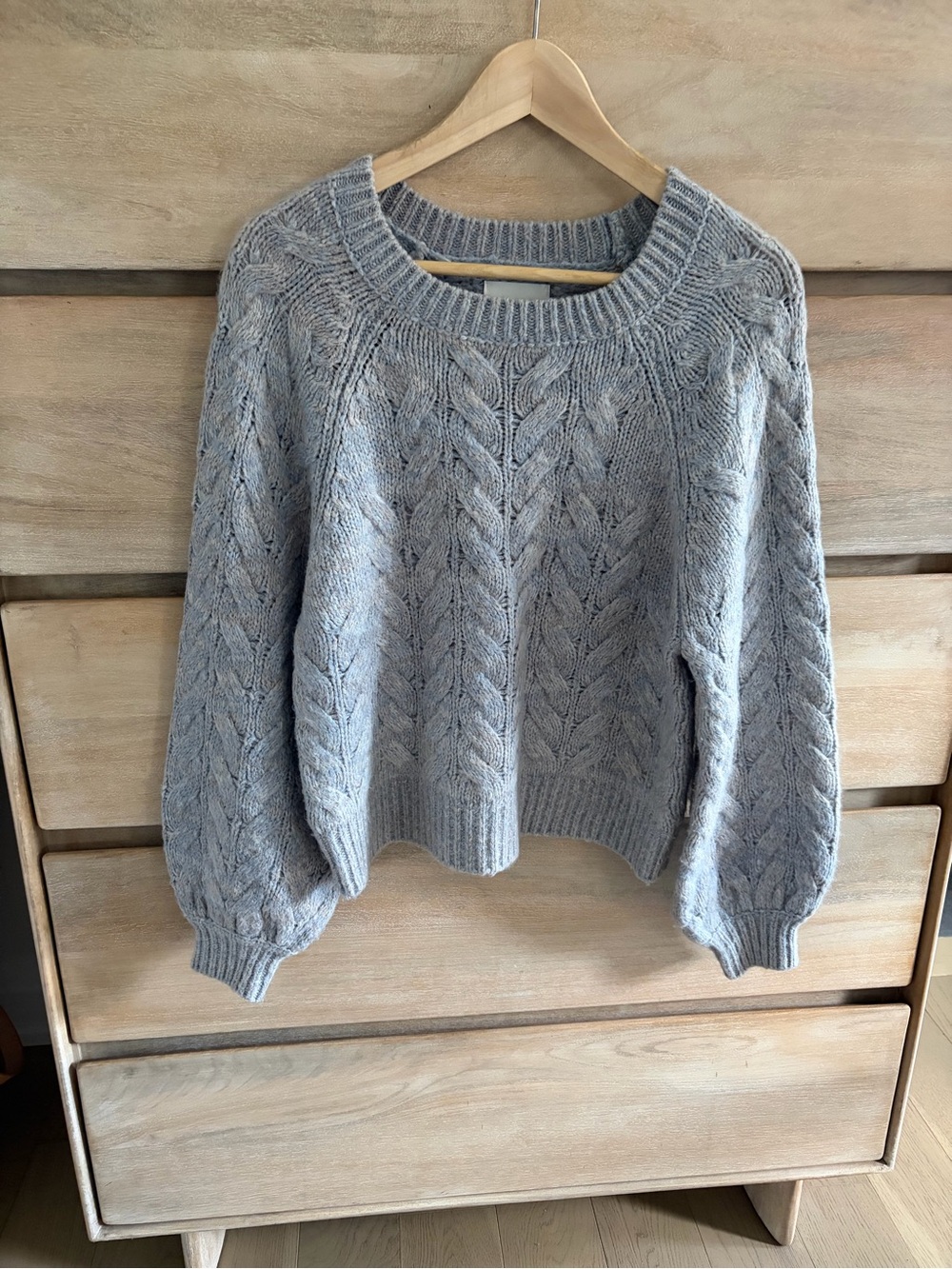 Abercrombie & Fitch Heather Gray Cable-Knit Scoop Sweater